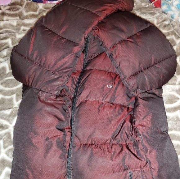 Calvin Klein Merlot Classic Puffer Coat - Picture 16 of 16